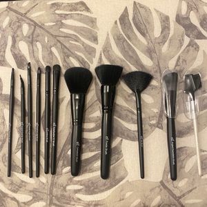Elf makeup brushes